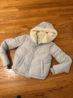 Girls Hollister puffer
Never worn, brand new